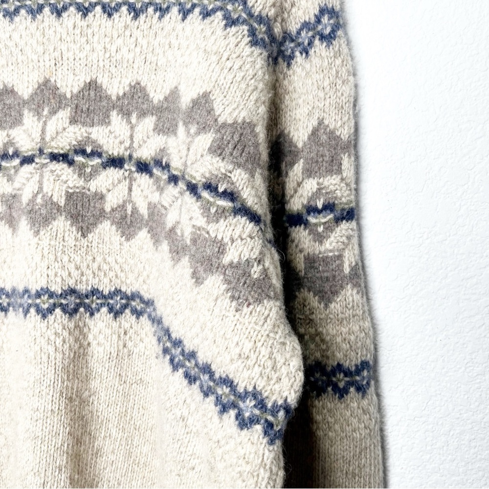 Eddie Bauer Cream and Brown Crewneck Sweater - Picture 4 of 10